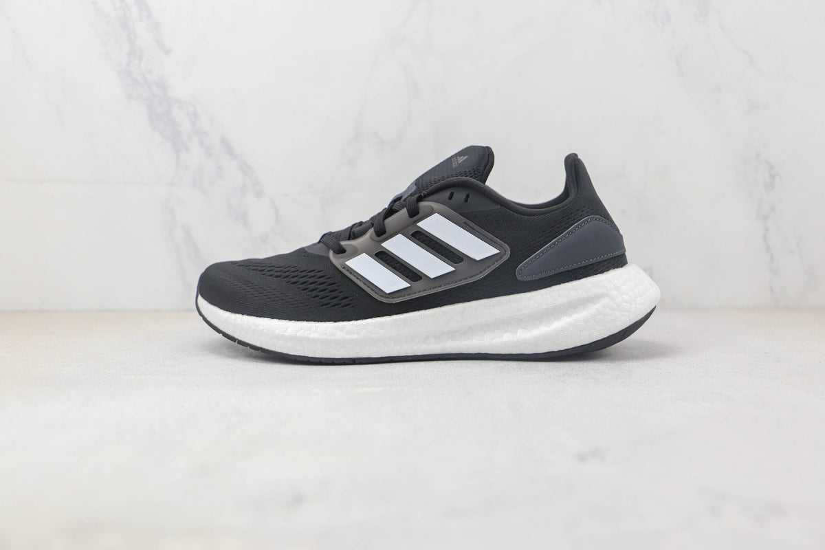 Tênis Adidas Ultra Boost 22 Black