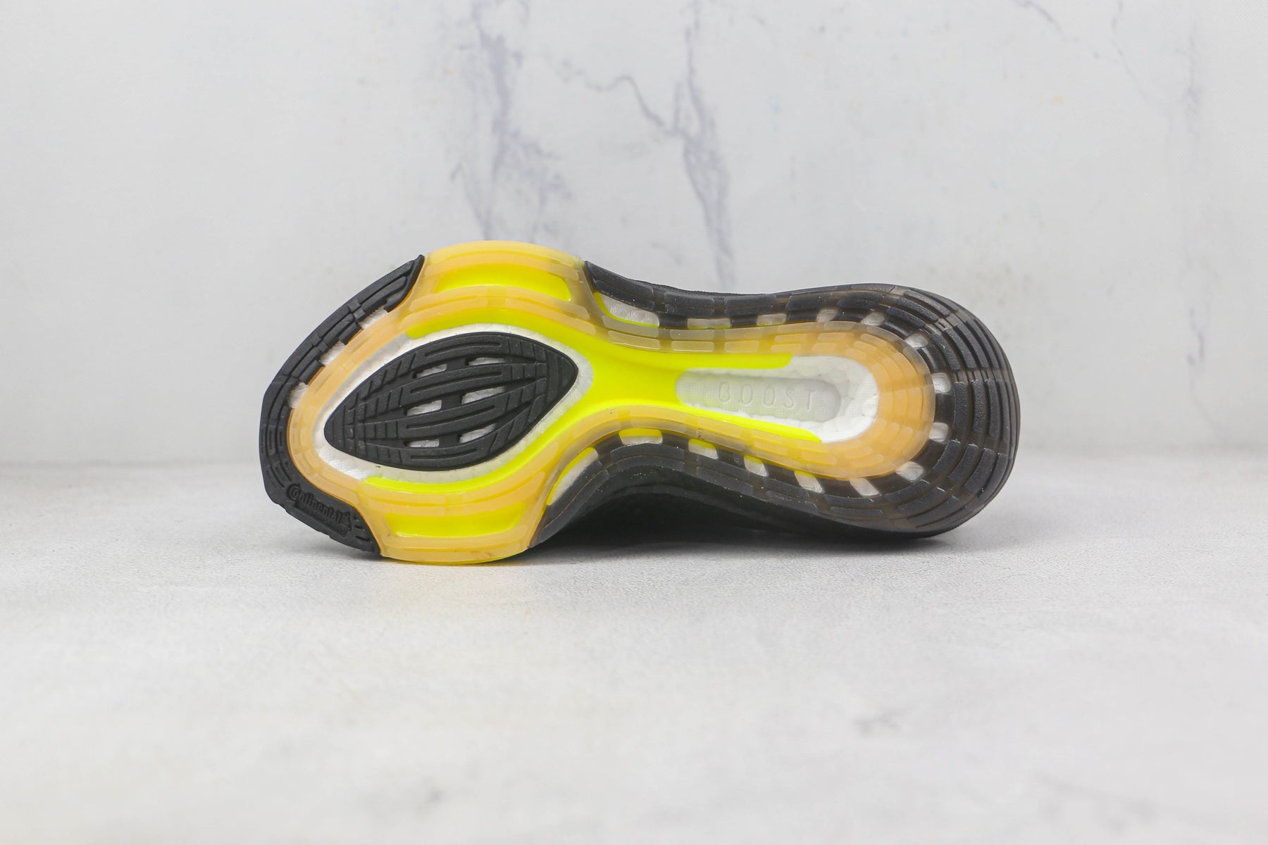 Tênis Adidas Ultra Boost 22  Black Solar Yellow