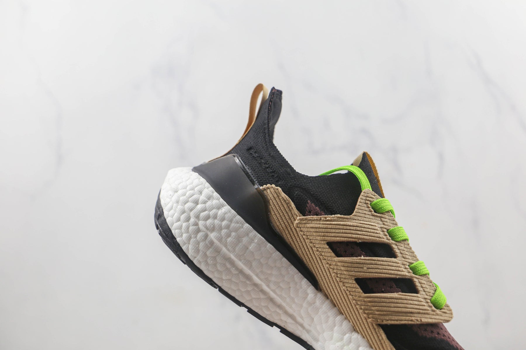 Tênis Adidas Ultra Boost 22  Black Beige Tone