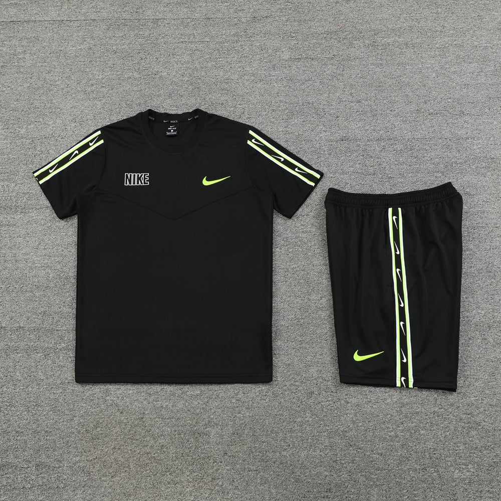 Conjunto Nike Repeat Camisa e Bermuda Casual Preto