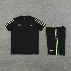 Conjunto Nike Repeat Camisa e Bermuda Casual Preto