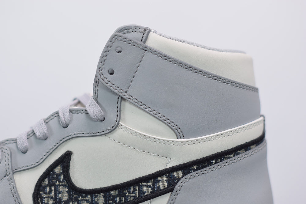 Tênis Nike Air Jordan 1 Retro High Dior
