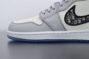 Tênis Nike Air Jordan 1 Retro High Dior