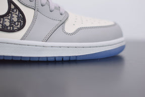 Tênis Nike Air Jordan 1 Retro High Dior
