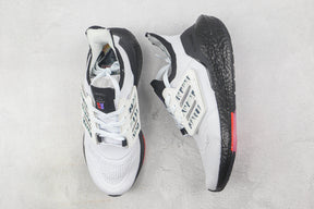 Tênis Adidas Ultra Boost 22  White Black