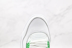 Tênis Nike Air Jordan 4 Retro Metallic Green