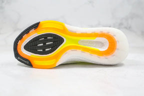 Tênis Adidas Ultra Boost 21 Solar Yellow White