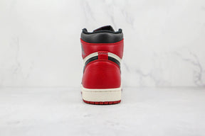 Tênis Nike Air Jordan 1 Retro High Bred Toe