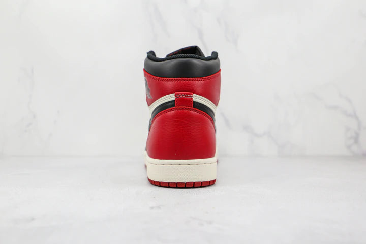 Tênis Nike Air Jordan 1 Retro High Bred Toe