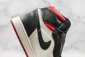 Tênis Nike Air Jordan 1 Retro High "Not For Resale" Varsity Red