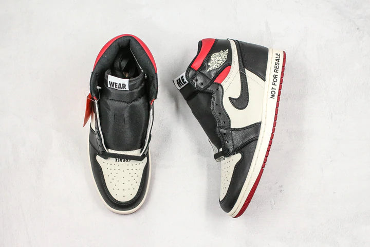 Tênis Nike Air Jordan 1 Retro High "Not For Resale" Varsity Red