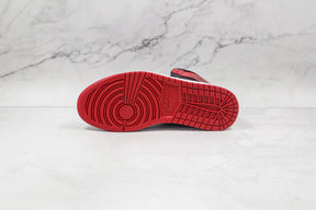 Tênis Nike Air Jordan 1 Retro High Og Bred Patent