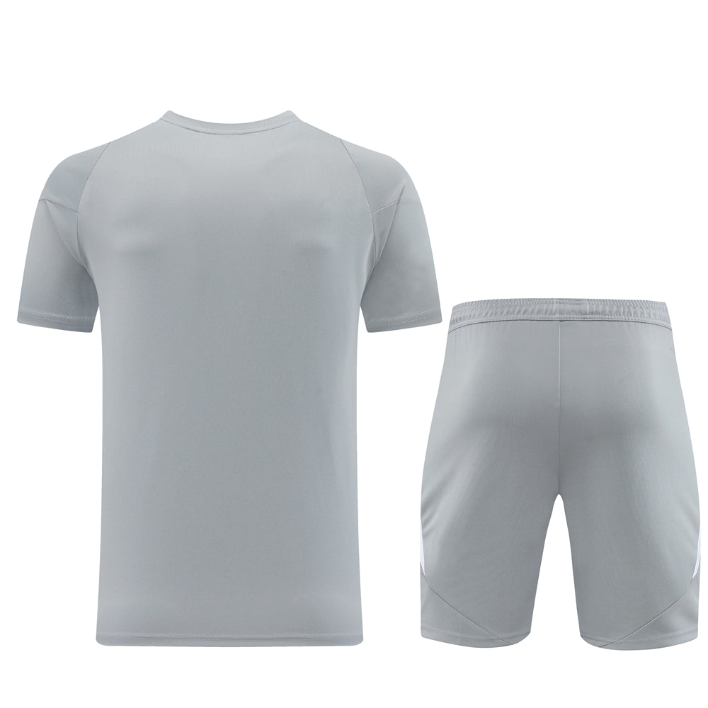 Conjunto Adidas Camisa e Bermuda Cinza Claro
