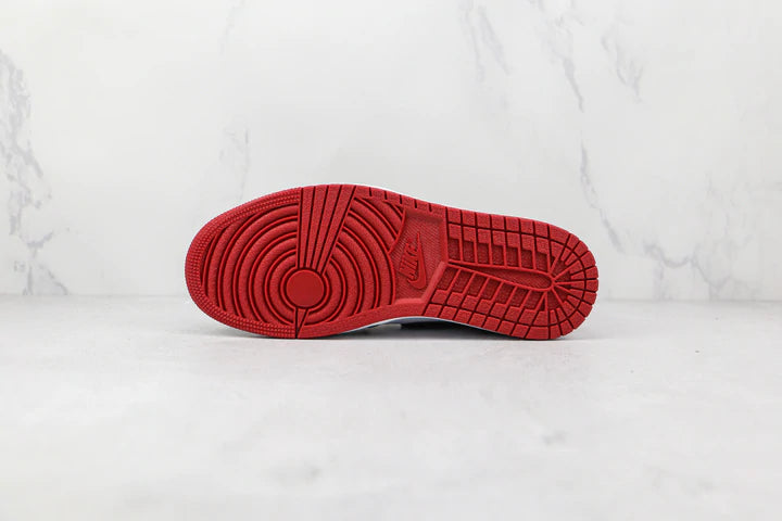 Tênis Nike Air Jordan 1 Low Bred Toe