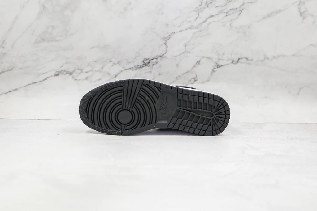 Tênis Nike Air Jordan 1 Low Light Smoke Grey