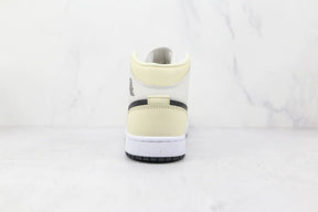 Tênis Nike Air Jordan 1 Mid Coconut Milk