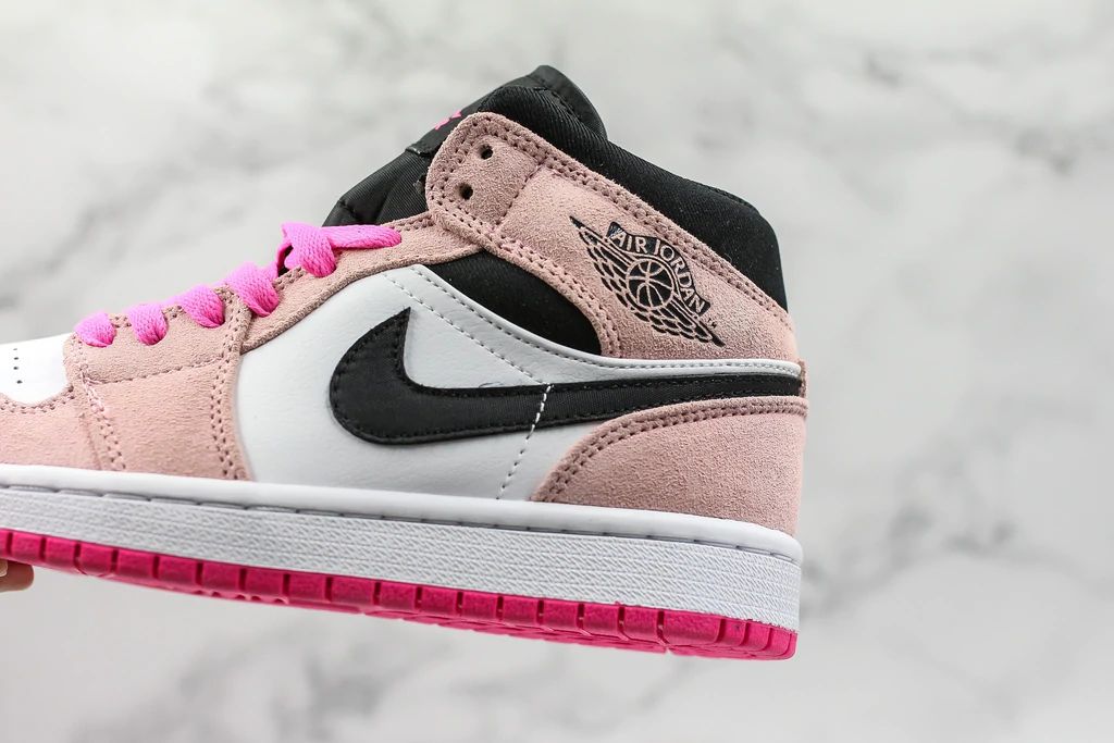 Tênis Nike Air Jordan 1 Mid Crimson Tint