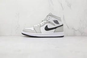 Tênis Nike Air Jordan 1 Mid Light Smoke Grey