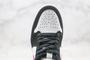 Tênis Nike Air Jordan 1 Mid Magenta