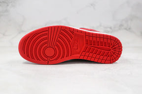 Tênis Nike Air Jordan 1 Mid Reverse Bred