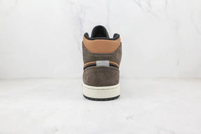 Tênis Nike Air Jordan 1 Mid Se Dark Chocolate