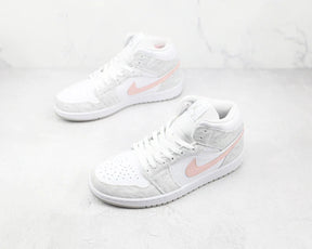 Tênis Nike Air Jordan 1 Mid Se Light Iron Ore