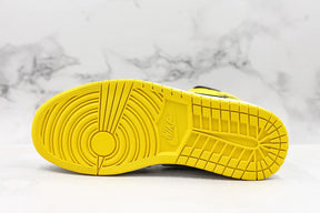 Tênis Nike Air Jordan 1 Mid Yellow Toe Black