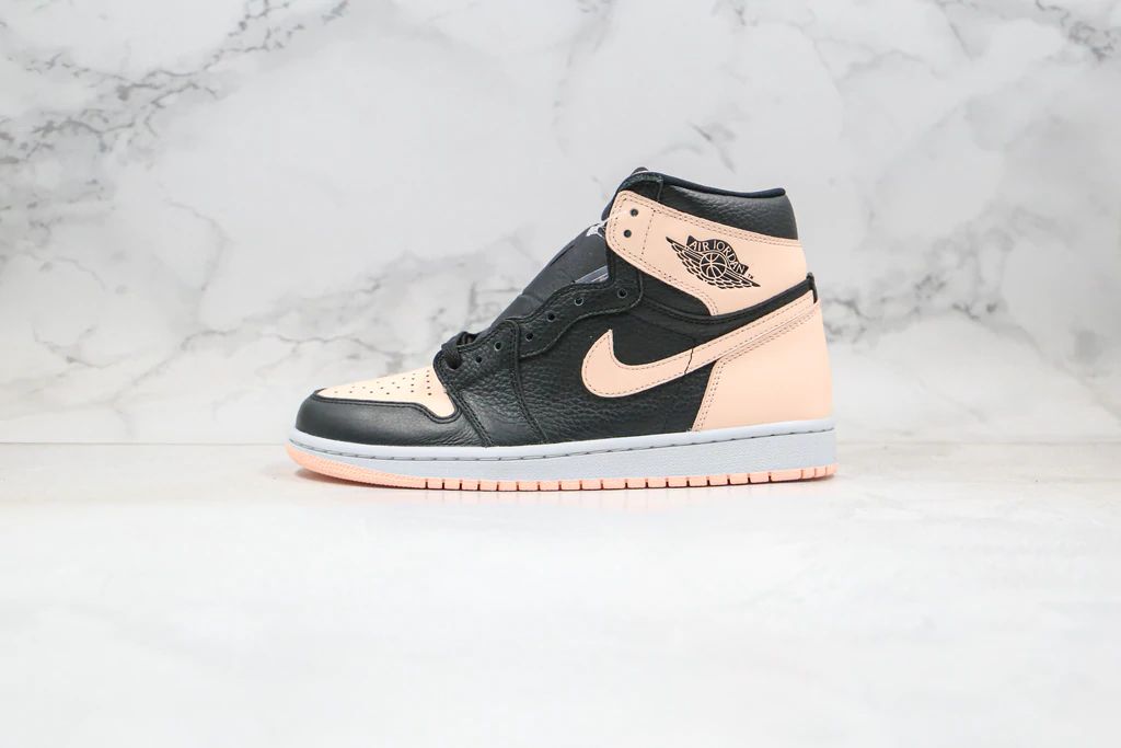 Tênis Nike Air Jordan 1 Retro High Black Crimson Tint