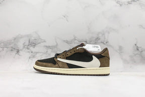 Tênis Nike Air Jordan 1 Retro Low Og Sp Travis Scott