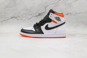 Tênis Nike Air Jordan 1 Retro High Electro Orange