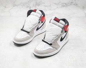 Tênis Nike Air Jordan 1 Retro High Light Smoke Grey