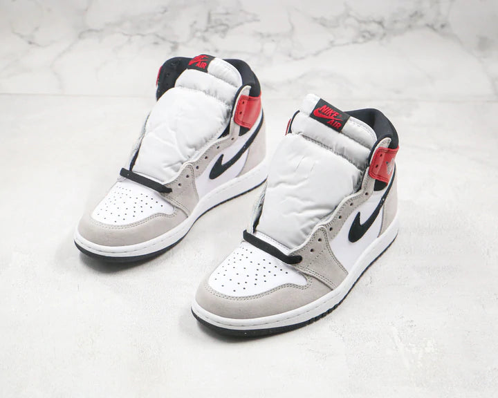 Tênis Nike Air Jordan 1 Retro High Light Smoke Grey