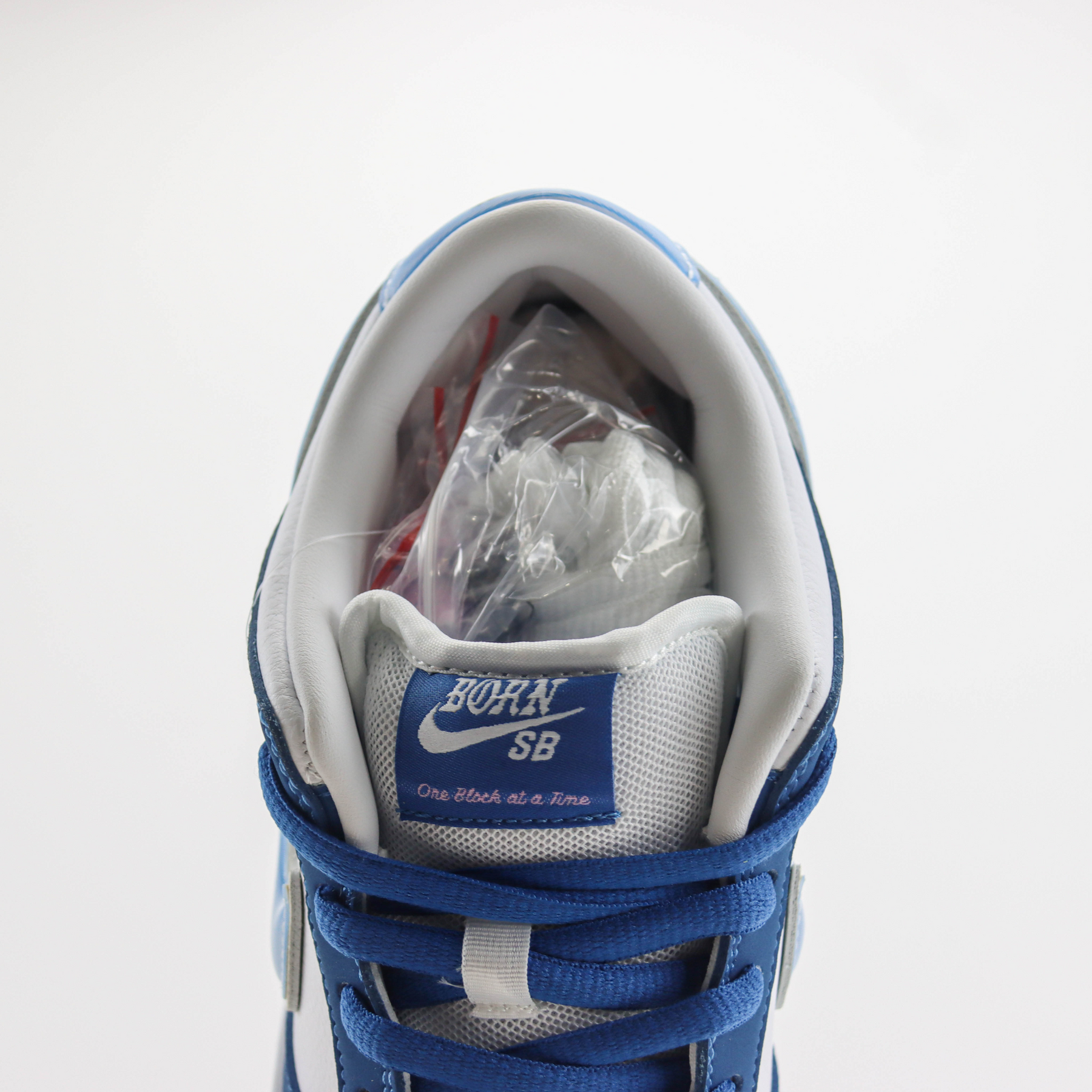 Tenis Nike SB Dunk Low x Born x Raised