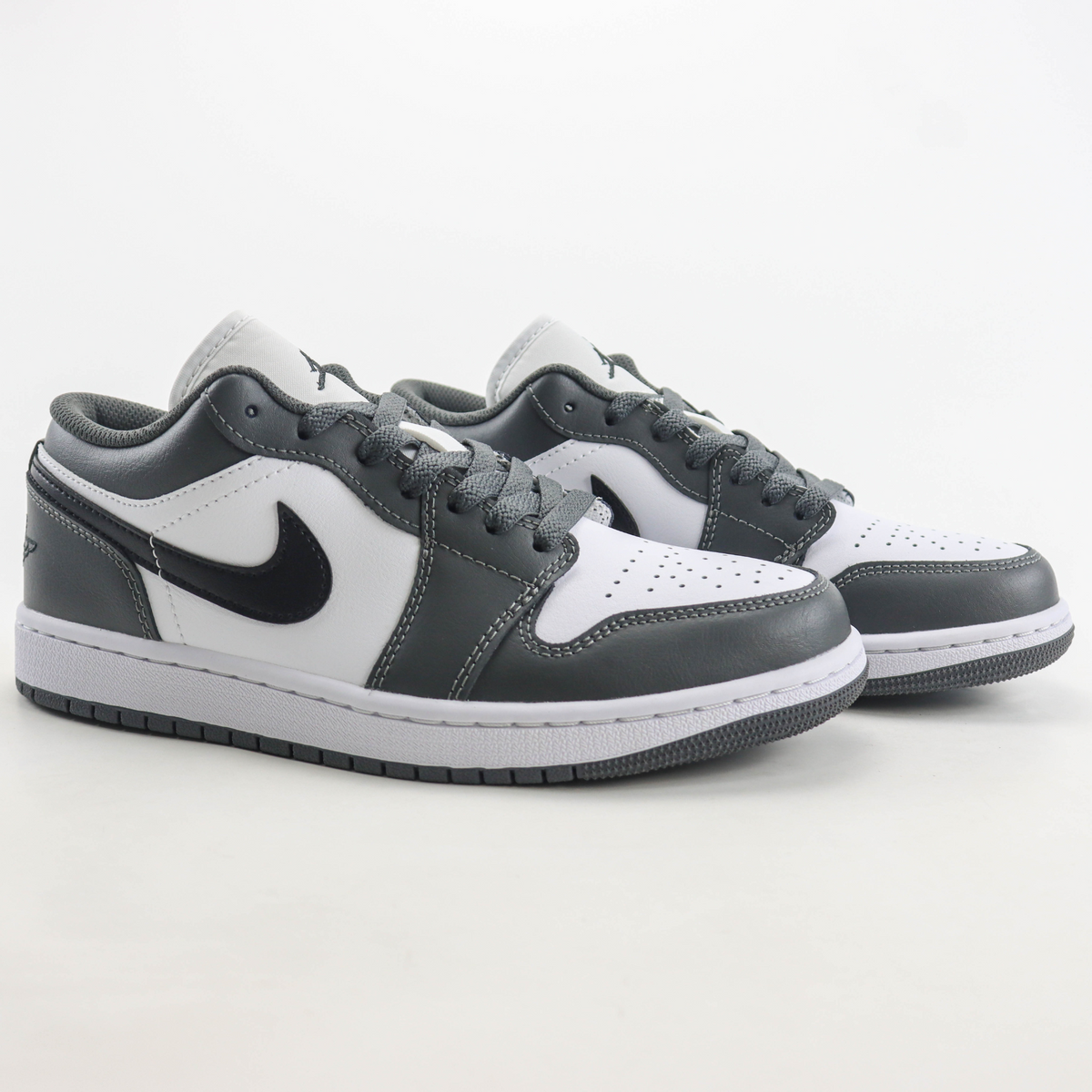 Tênis Nike Air Jordan 1 Low Iron Gray