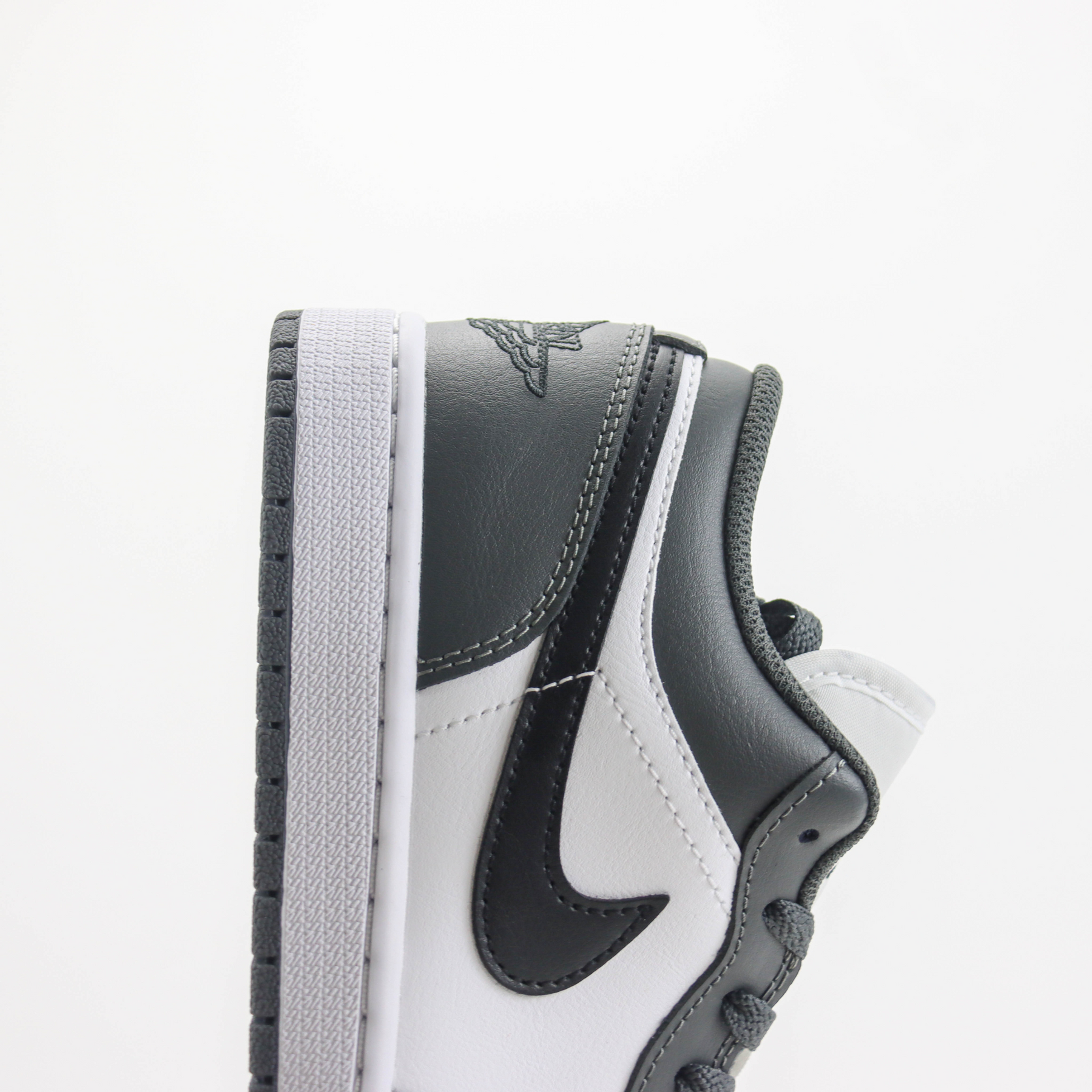 Tênis Nike Air Jordan 1 Low Iron Gray