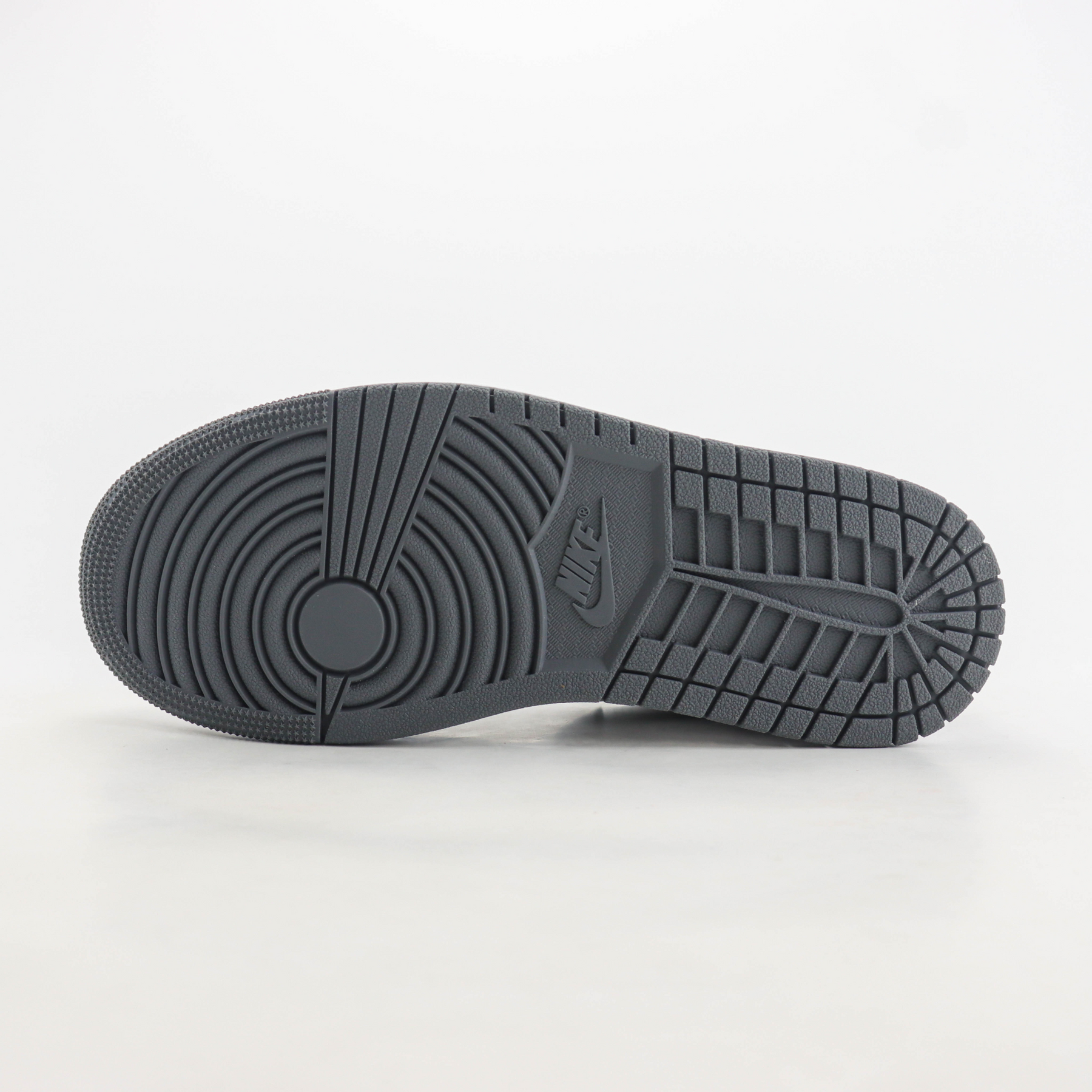Tênis Nike Air Jordan 1 Low Iron Gray