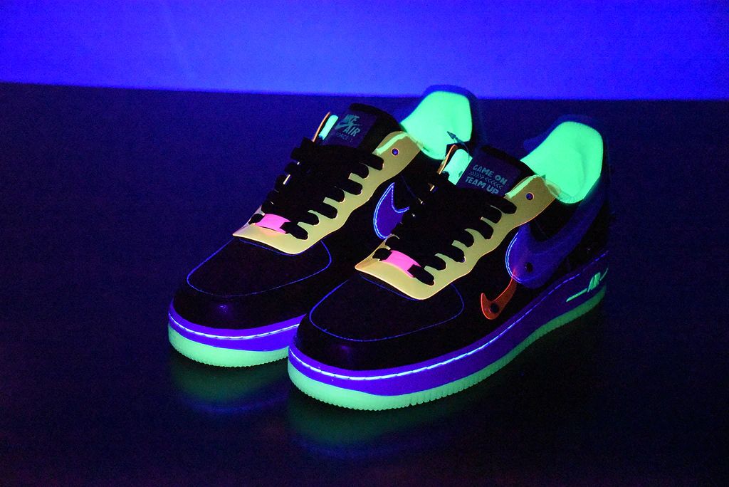 Tênis Nike Air Force 1 Have a Gold Game