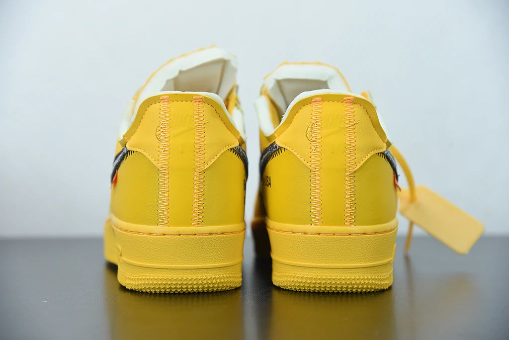 Tênis Nike Air Force 1 Low Off White University Gold Metallic Silver