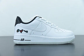 Tênis Nike Air Force 1 Lv8 3 Peace, Love, Swoosh