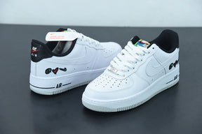 Tênis Nike Air Force 1 Lv8 3 Peace, Love, Swoosh