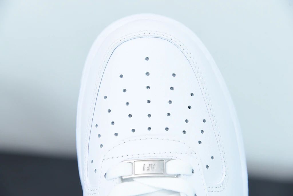 Tênis Nike Air Force 1 Lv8 3 Peace, Love, Swoosh