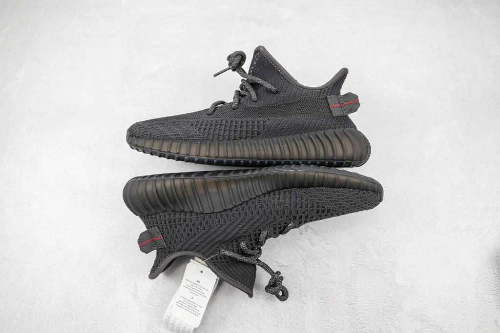 Tênis Adidas Yeezy Boost 350 V2 Black (non-reflective)