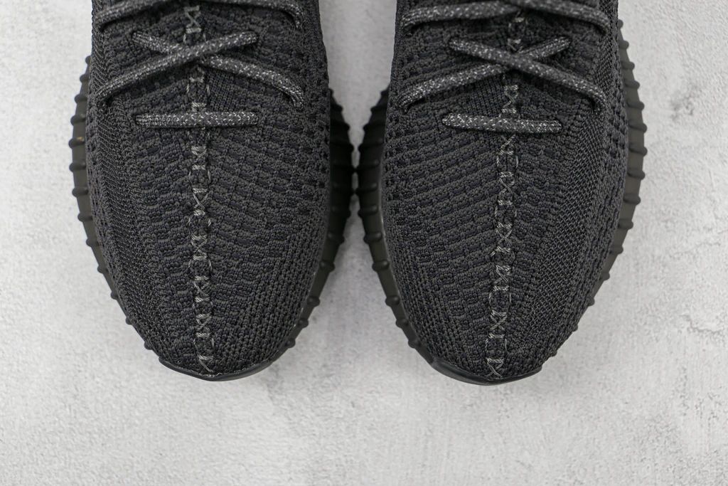 Tênis Adidas Yeezy Boost 350 V2 Black (non-reflective)