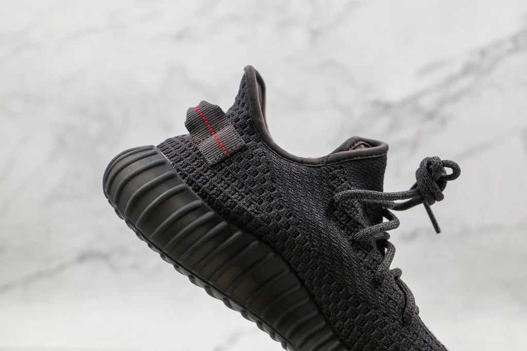 Tênis Adidas Yeezy Boost 350 V2 Black (non-reflective)