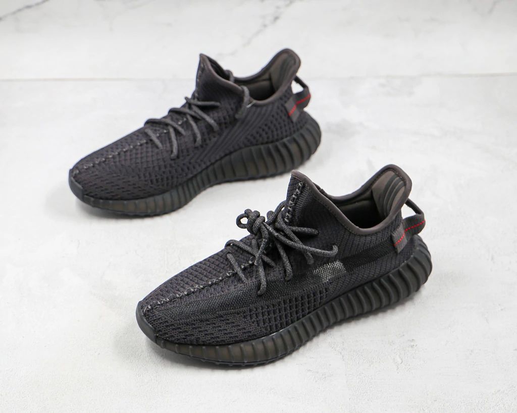 Tênis Adidas Yeezy Boost 350 V2 Black (non-reflective)