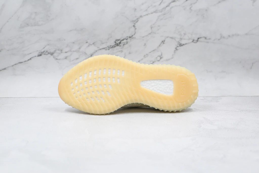 Tênis Adidas Yeezy Boost 350 V2 Light
