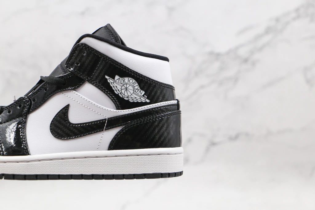 Tênis Nike Air Jordan 1 Mid Carbon Fiber