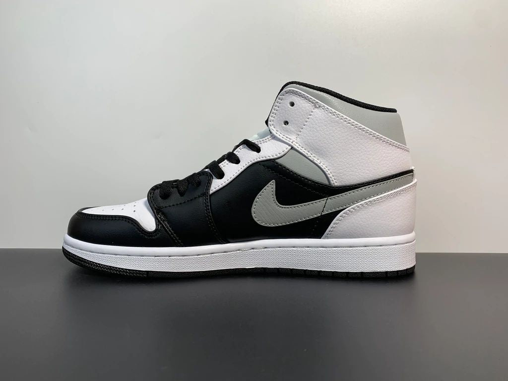Tênis Nike Air Jordan 1 Mid White Shadow