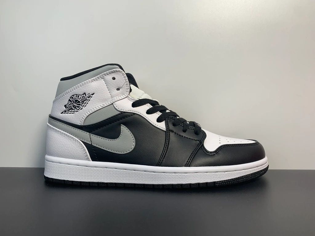 Tênis Nike Air Jordan 1 Mid White Shadow