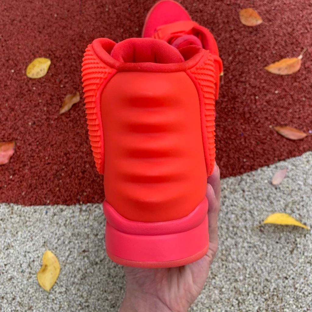 Tênis Nike Air Yeezy 2 Red October